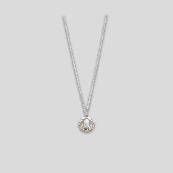 Coo Coo: Coo Coo: Clam & Pearl Charm Necklace - Silver