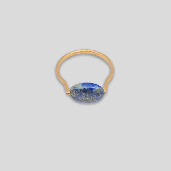 Coo Coo: Flat Oval Stone Ring - Smoke