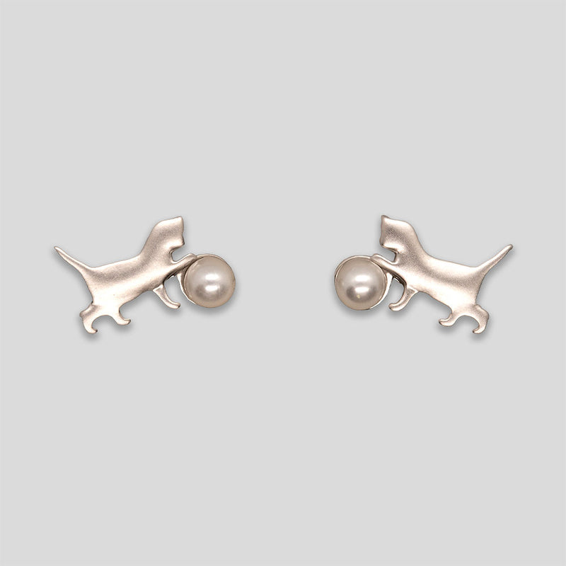 Coo Coo: Coo Coo: Kitten Pearl Studs - Silver