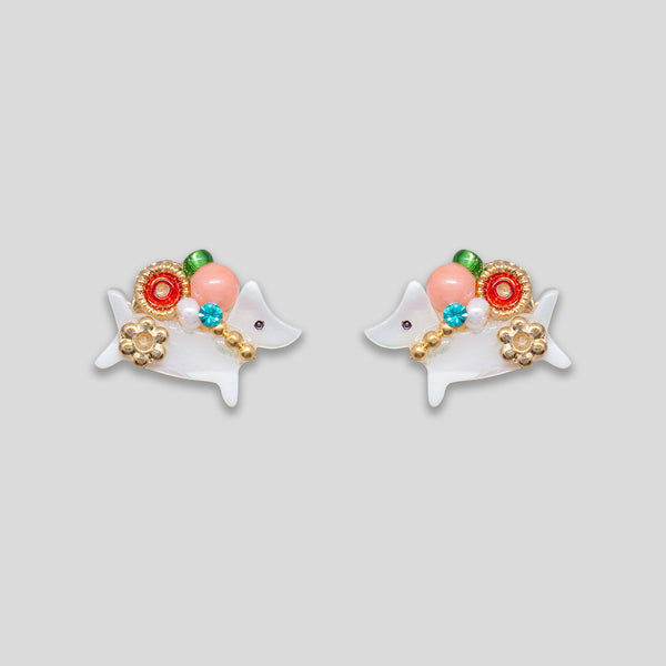 Coo Coo: Coo Coo: Shell Dog Cluster Studs - Pearl/Pink