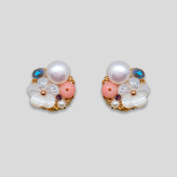 Coo Coo: Shell Flower Cluster Studs - White/Pink