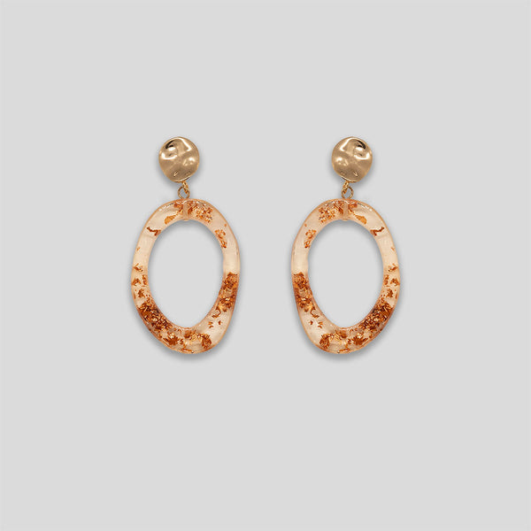 Coo Coo: Coo Coo: Shell Loop Resin Earrings - Peach/Gold