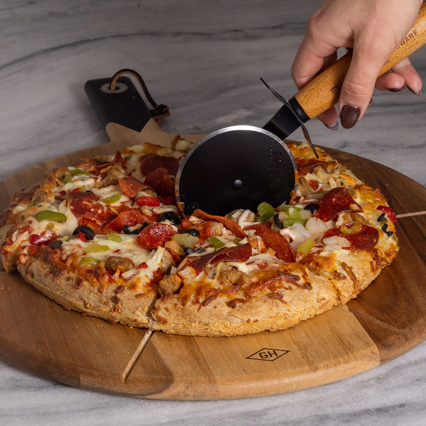 Gentlemen's Hardware: Slice of Life - Pizza Cutter & Serving Board