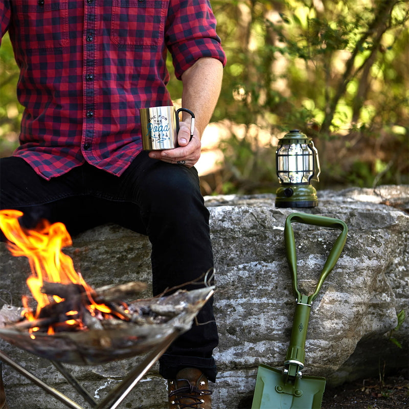 Gentlemen's Hardware: Folding Shovel