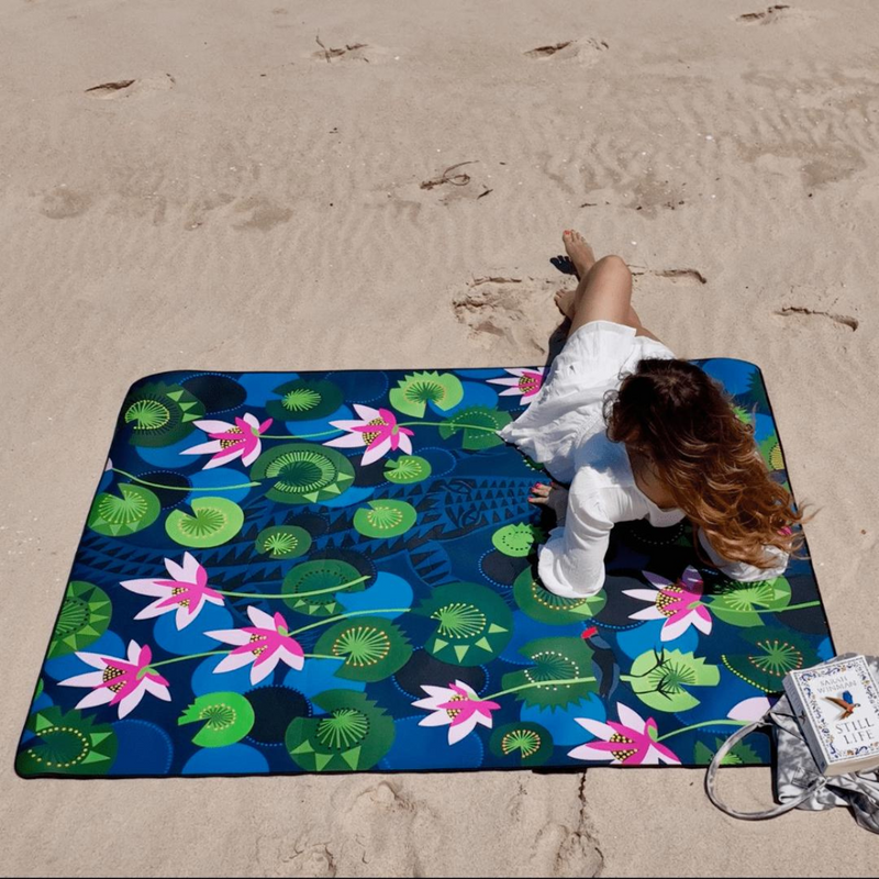 Helen Ansell: Picnic Blanket - Crocodile