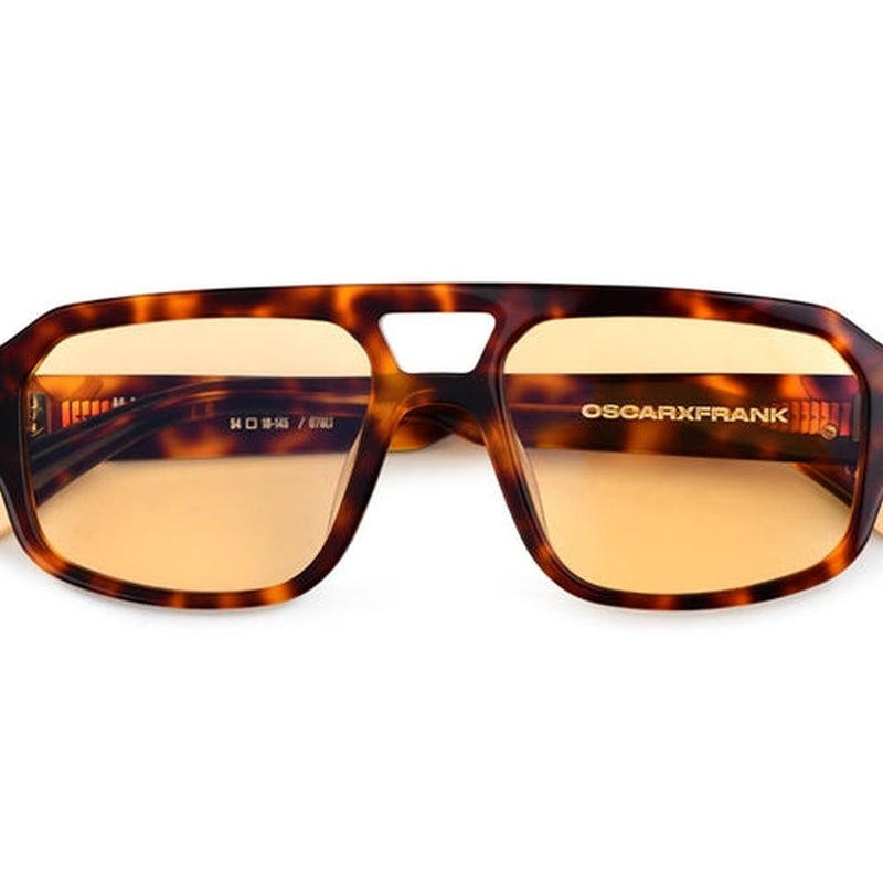 Oscar x Frank Eyewear: Makati - Light Tort / Yellow Photochromic Light Tort / Yellow Photochromic