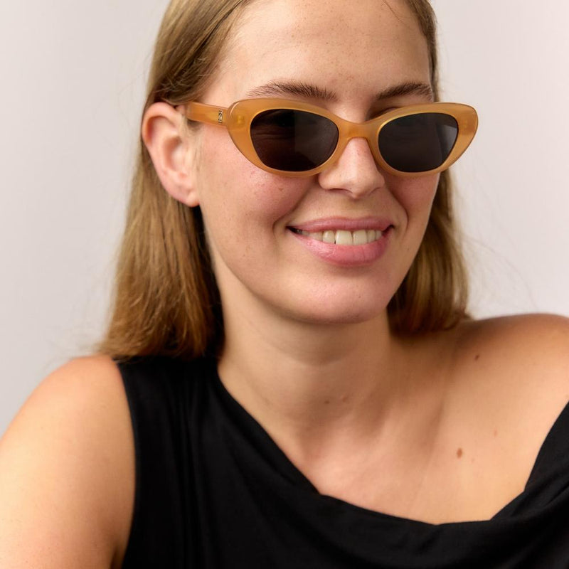 Raie Eyewear: Bambi Honey