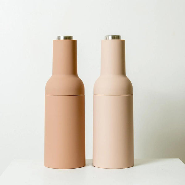 Sage & Cooper: Thea Automatic S&P Grinders - Beige/Caramel